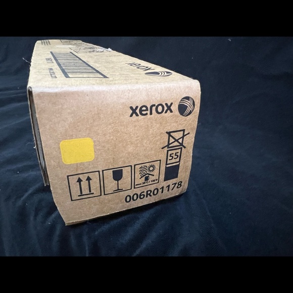 Xerox yellow toner #006R01178 - Picture 3 of 4